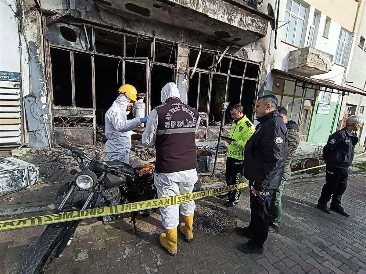 Motosiklet tamirhanesinde patlama yaşandı, ekipler seferber oldu 1